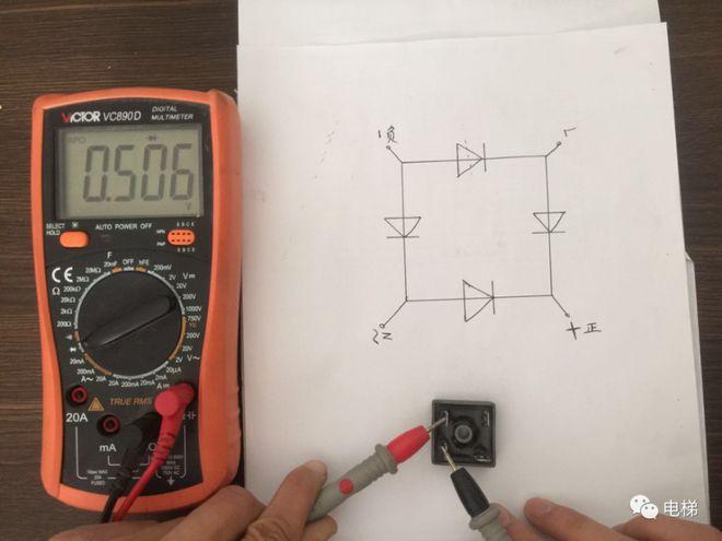 整流桥发生故障如何处理？老电工教你一招(整流桥故障的是万用表如何处理) 汽修知识