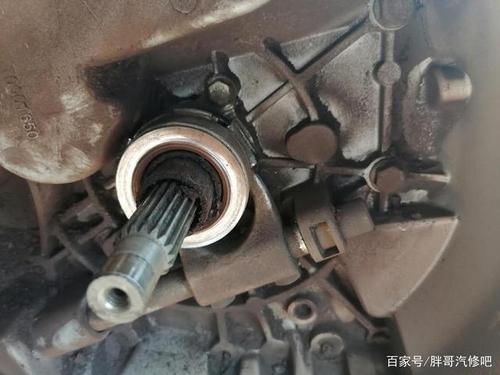 胖哥拆解教大家分析找原因(换挡拆解离合胖哥抖动) 汽修知识