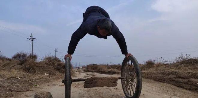 卫辉张克研：阳光下的“车轮男孩”(车轱辘孩子的人母亲有了) 汽修知识