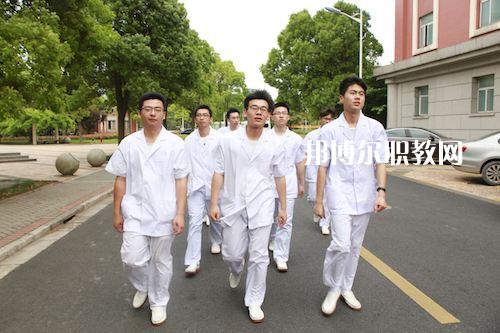 男生可以读卫校吗 学类资讯