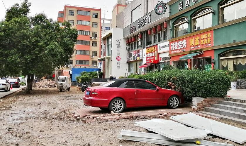 跑车车主施工队喊你快来挪车(跑车施工队车主快来这辆) 汽修知识