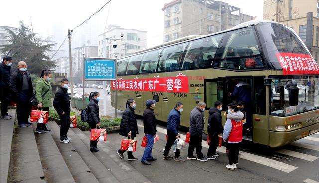 104趟专车,2800余名员工 上虞汽车运输有限公司全力助力企业复工(专车包车复工浙江日报企业) 汽修知识 104趟专车,2800余名员工 上虞汽车运输有限公司全力助力企业复工(专车包车复工浙江日报企业) 汽修知识