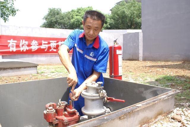 随叫随到的设备医生袁建平(设备师傅随叫随到计量器加油机) 汽修知识