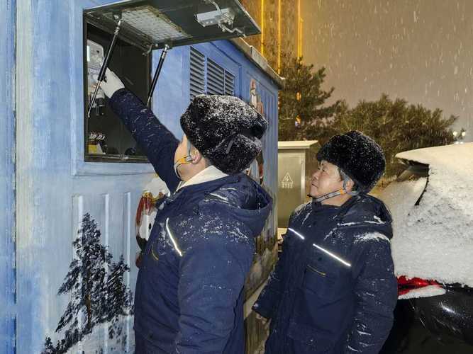 雪天里忙碌的“电力人”(静海雪天电力测温服务队) 汽修知识