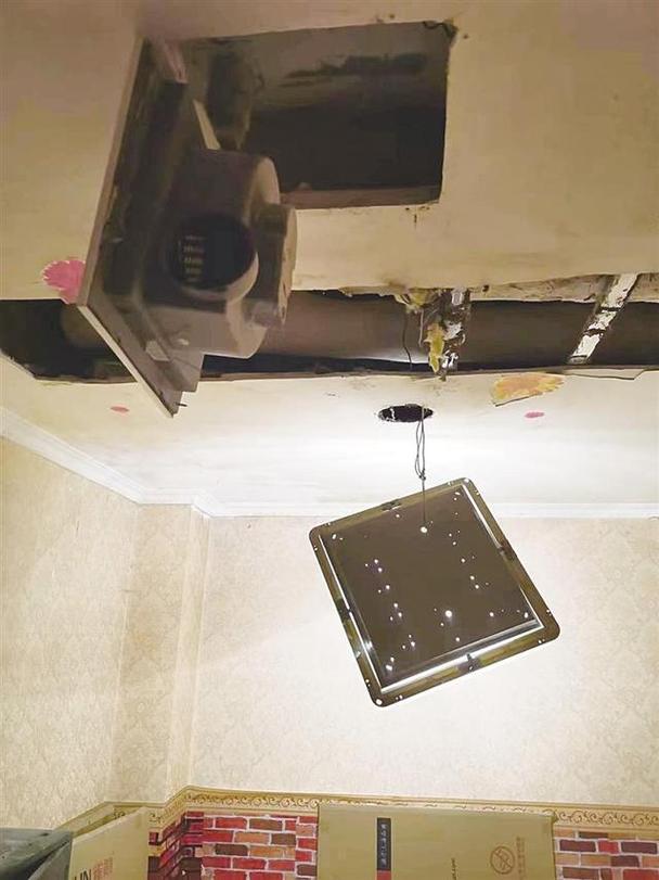 管线改造留尾巴 棋牌室遭水浸泡 施工方:尽快恢复原貌(棋牌室施工方原貌改造管线) 汽修知识 管线改造留尾巴 棋牌室遭水浸泡 施工方:尽快恢复原貌(棋牌室施工方原貌改造管线) 汽修知识