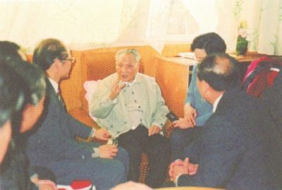 邓小平在1992年南方谈话中提出的三个有利于是什么内容 学类资讯