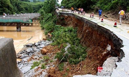 微友反映：丘北县锦屏镇小落利村附近道路破损严重望有关部门进行修复(文山锦屏有关部门热线破损) 汽修知识