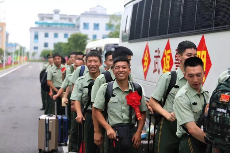 “我们大湾出列了”——一位大学生退伍兵眼中的家乡变化(新华网村里过年亲戚退伍兵) 汽修知识