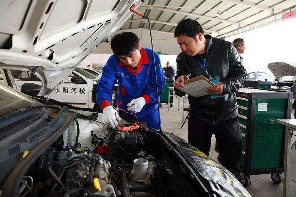 阜阳市考汽车维修工证报名地址哪里培训考试怎么学习正规学校(汽车修理工维修工薪资厂商) 汽修知识