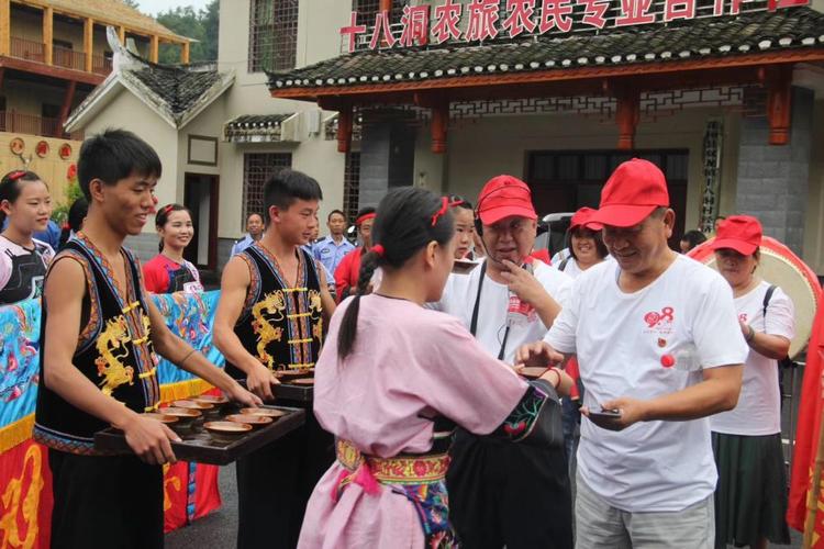 湖南扶贫干部蒋军星：万事从来贵有恒(村民万元扶贫工作村内) 汽修知识