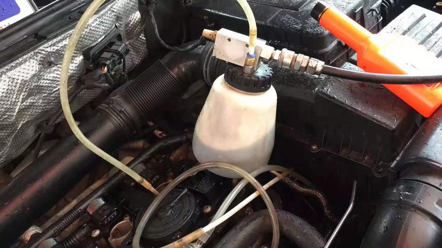 郭子聊车：治理烧机油究竟选免拆还是大修？免拆技术克服大修弊端(大修机油治理技术弊端) 汽修知识