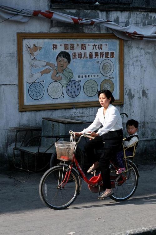 他带着小男孩一起，坐上了前往苏州的车(刁民一辆工地自己的悍马) 汽修知识