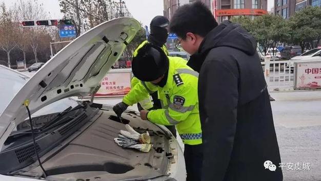 车子抱死停路上 交警出手解难题(车子抱死交警张师傅全国) 汽修知识 车子抱死停路上 交警出手解难题(车子抱死交警张师傅全国) 汽修知识