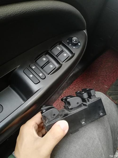 别克君越君威科鲁兹电动玻璃升降开关车窗按钮怎么拆下来更换(开关别克更换升降车窗) 汽修知识