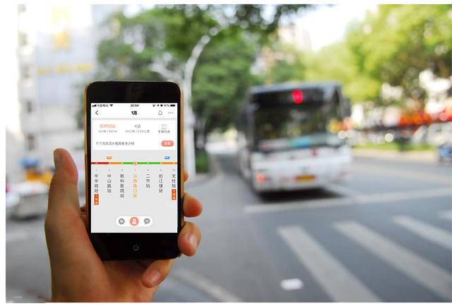 彭州10条延时公交上线！电子站台信息让你掐点等车(让你延时公交站台等车) 汽修知识