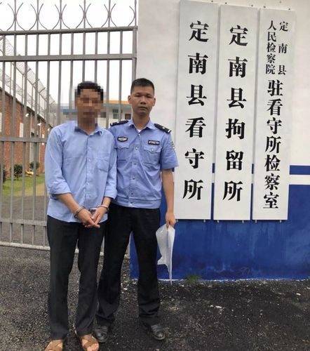 定南县警方逮住了5男子(车门车内警方财物逮住) 汽修知识 定南县警方逮住了5男子(车门车内警方财物逮住) 汽修知识