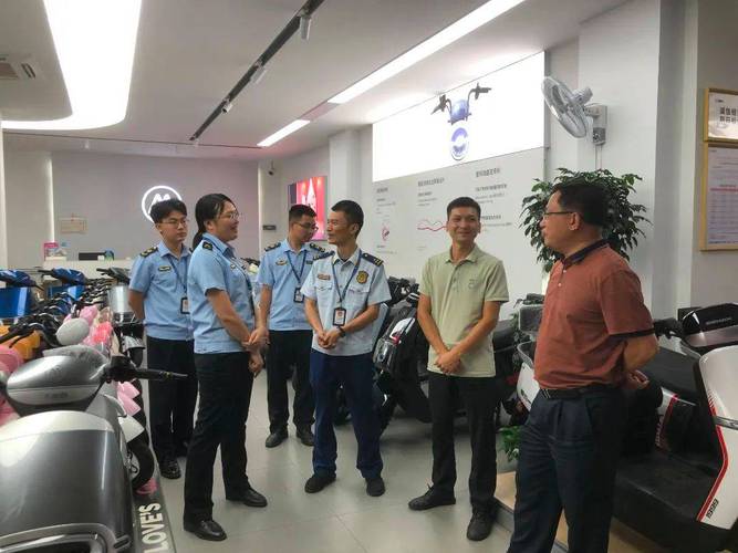 被盗电动车、自行车集中退赃——南阳警方现场教群众如何防盗(电动车退赃警方防盗群众) 汽修知识