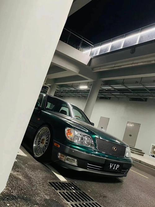 文铎老师的凌志LS400!(登场老师丰田改装轮毂) 汽修知识 文铎老师的凌志LS400!(登场老师丰田改装轮毂) 汽修知识