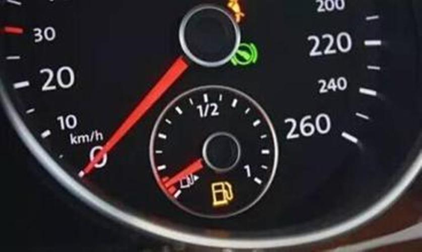 汽车“油表”不准确是什么原因？老司机告诉你如何解决(告诉你传感器刻度如何解决这类) 汽修知识