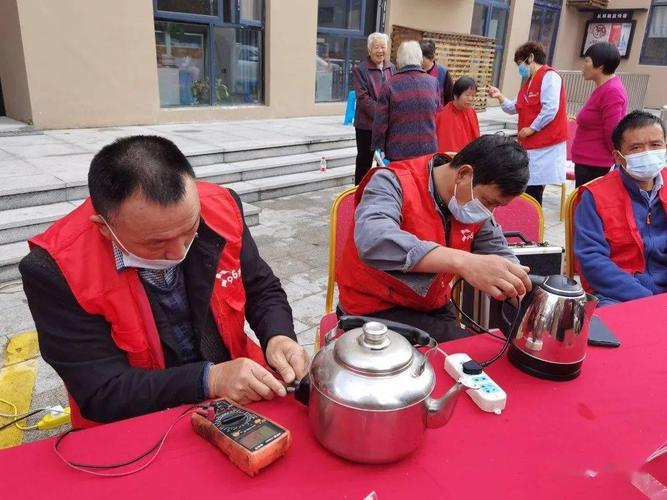 老手艺人扎根社区 便民服务上见匠心(社区手艺居民衣服小家电) 汽修知识