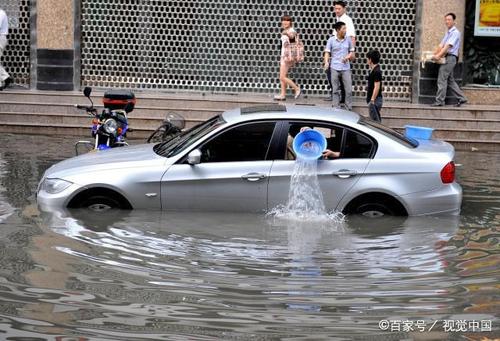 车淹了水退了能打火吗？水淹车怎么处理才能正常使用(发动机水淹打火车辆刹车片) 汽修知识