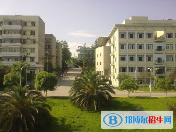 四川修汽车学校_(四川汽车补缀专科学校) 汽修知识