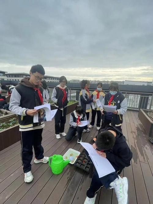开办3年被评为首批科学教育实验校这所绿色学校里外都是宝 范文模稿 开办3年被评为首批科学教育实验校这所绿色学校里外都是宝 范文模稿