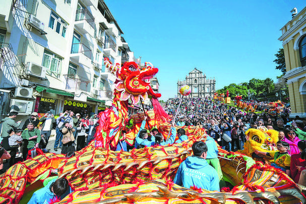 东昌府道口铺龙头凤尾花竿舞年年舞出好心情 范文模稿