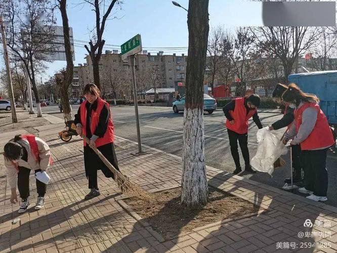 太原市道路绿化养管中心学雷锋做好事 修剪花草树木 范文模稿